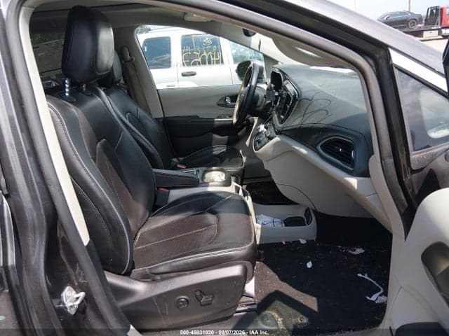 2018 CHRYSLER PACIFICA LIMITED 5