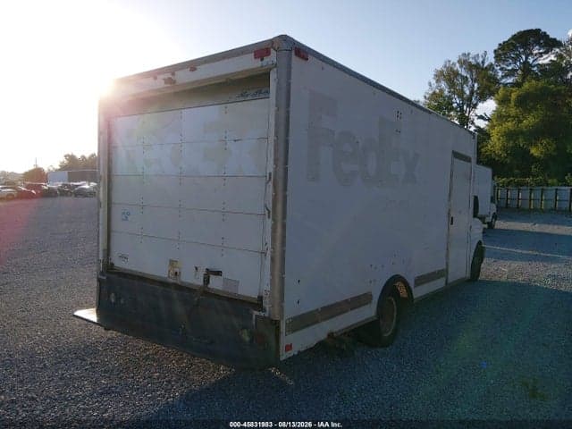 2017 GMC SAVANA CUTAWAY WORK VAN 4