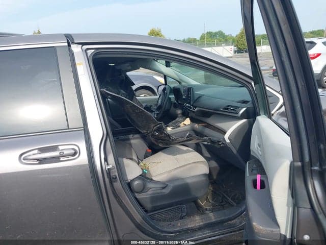 2024 TOYOTA SIENNA LE 5