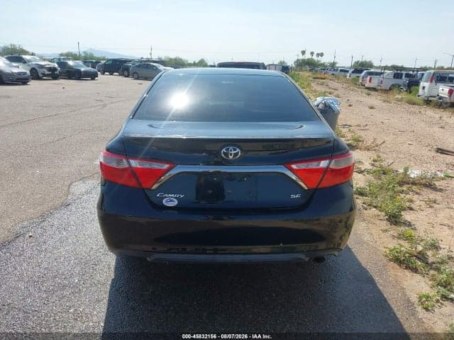 2017 TOYOTA CAMRY SE 16