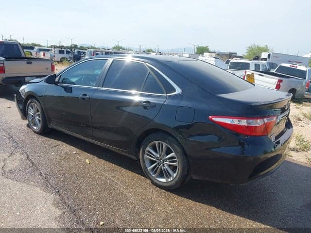 2017 TOYOTA CAMRY SE 3
