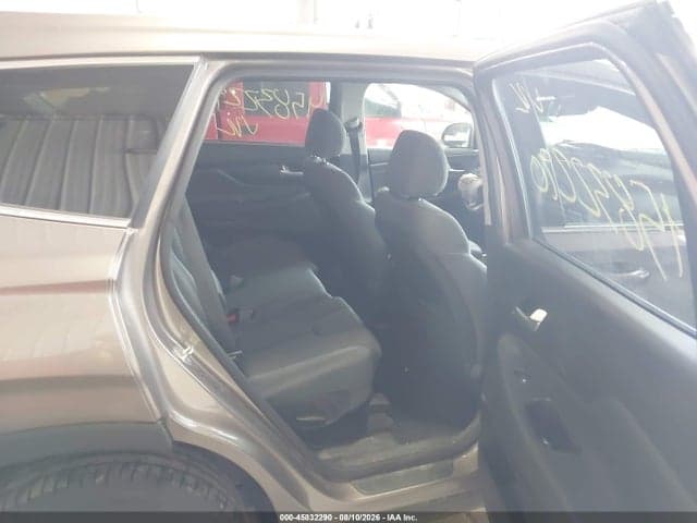 2019 HYUNDAI SANTA FE SE 8