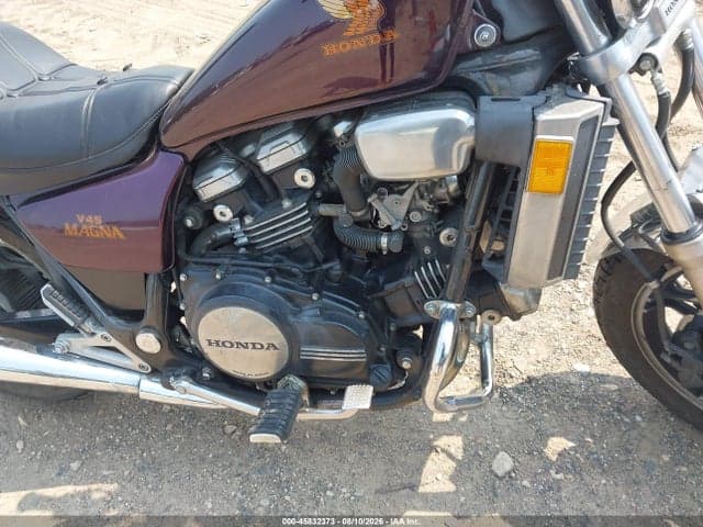 1982 HONDA VF750 C 8