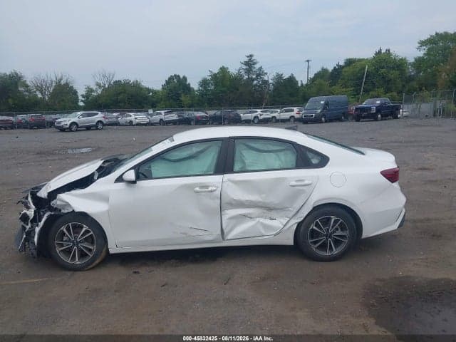 2022 KIA FORTE LXS 13