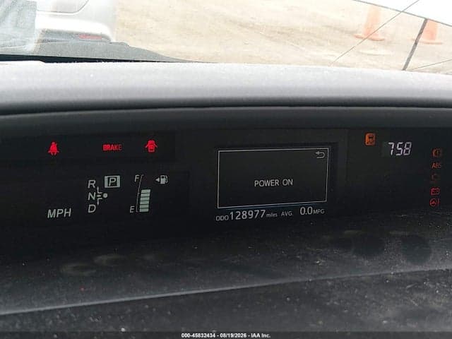2017 TOYOTA PRIUS V THREE 7