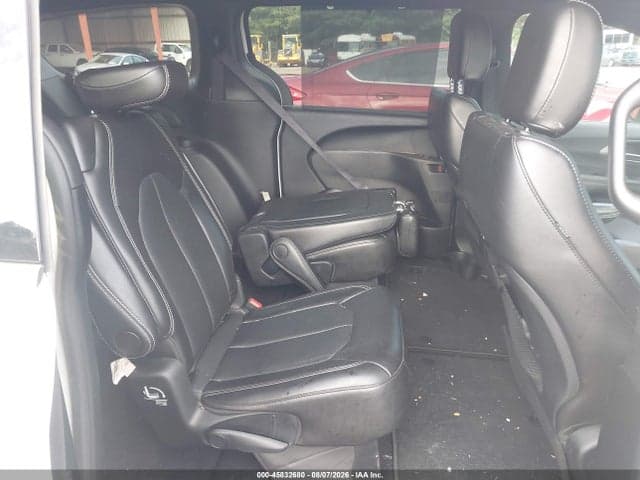 2025 CHRYSLER PACIFICA SELECT 8