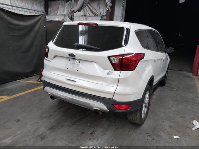 2019 FORD ESCAPE SE 4