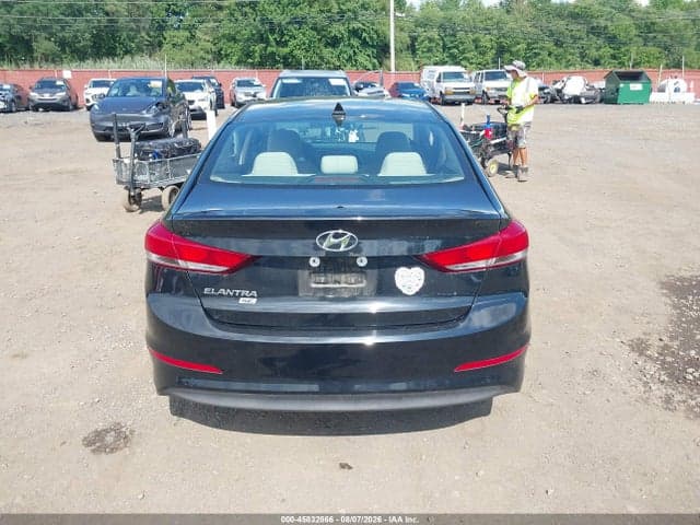 2018 HYUNDAI ELANTRA SE 16