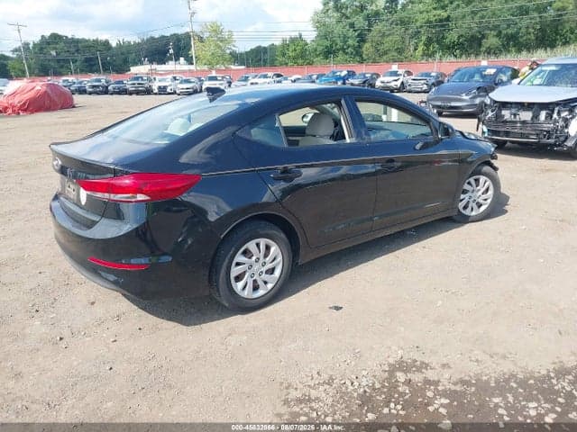 2018 HYUNDAI ELANTRA SE 4