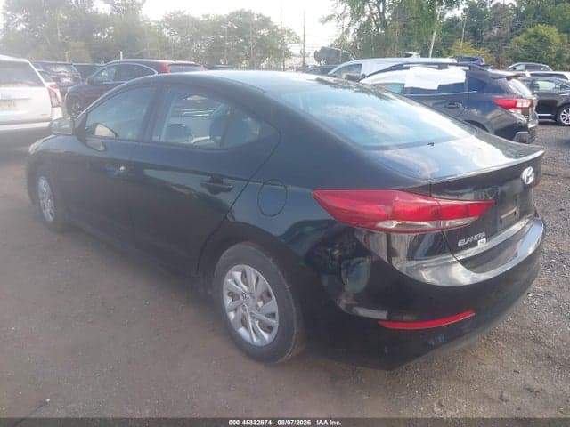 2018 HYUNDAI ELANTRA SE 3