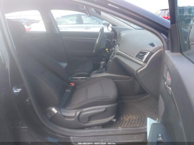 2018 HYUNDAI ELANTRA SE 5