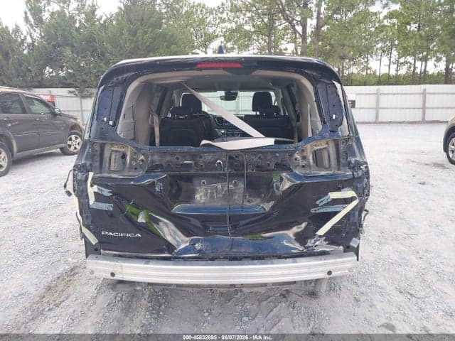 2024 CHRYSLER PACIFICA TOURING L 17