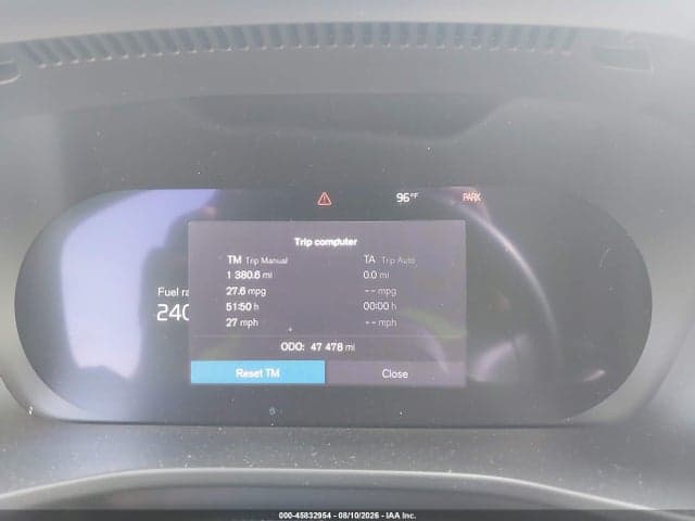 2024 VOLVO XC40 B5 PLUS DARK THEME 7