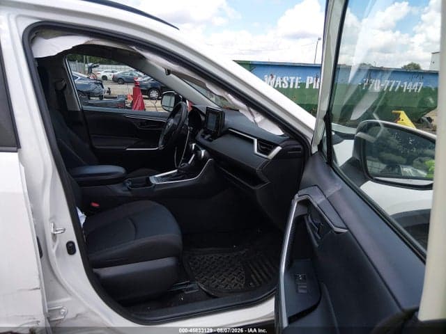 2020 TOYOTA RAV4 LE 5