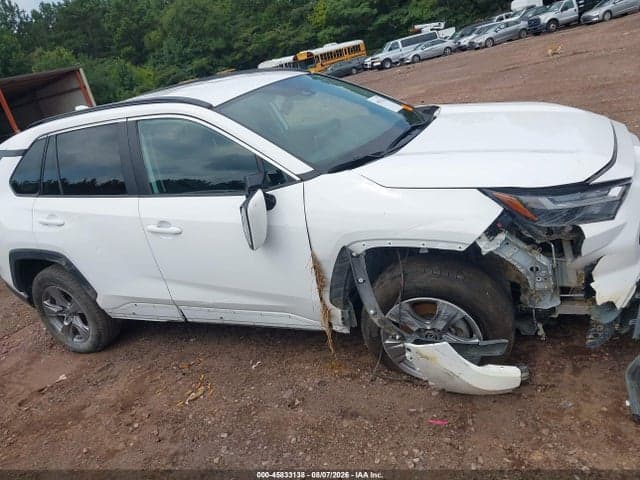 2025 TOYOTA RAV4 XLE 13