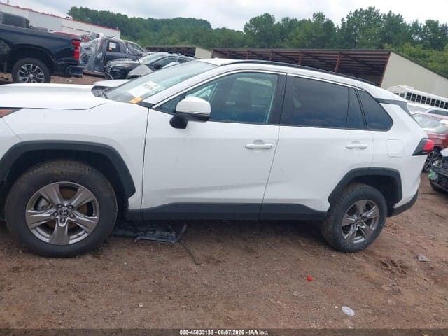 2025 TOYOTA RAV4 XLE 14