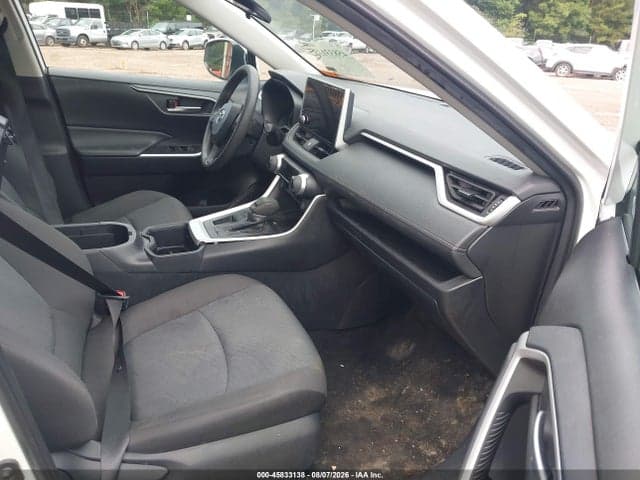 2025 TOYOTA RAV4 XLE 5