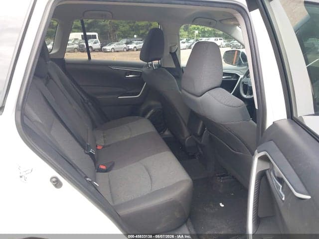2025 TOYOTA RAV4 XLE 8
