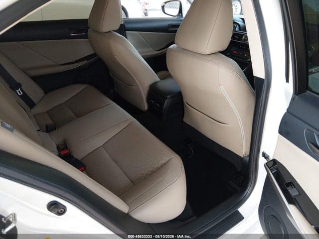 2018 LEXUS IS 300 8