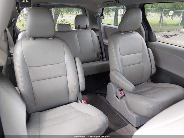 2020 TOYOTA SIENNA L 8