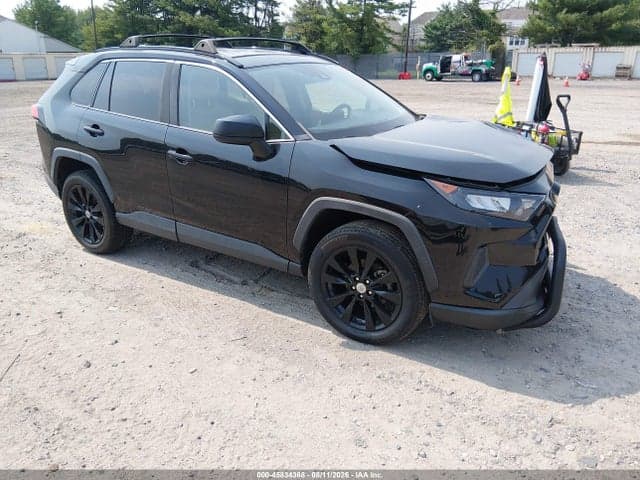 2020 TOYOTA RAV4 LE 1