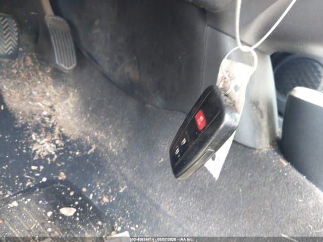 2018 TOYOTA PRIUS THREE 11