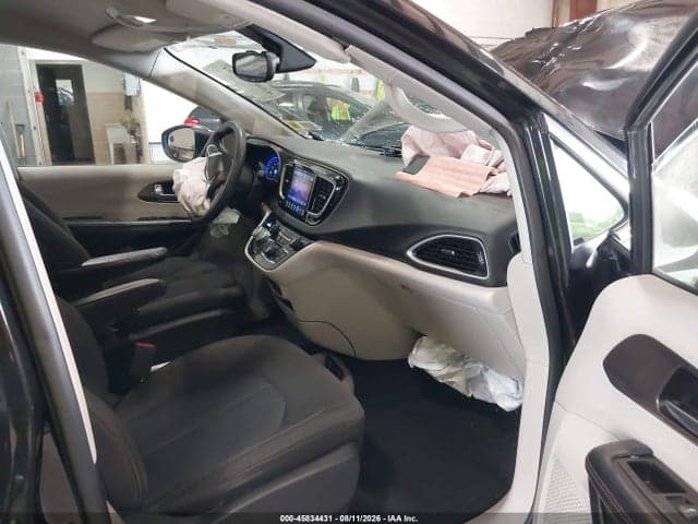 2017 CHRYSLER PACIFICA TOURING 5