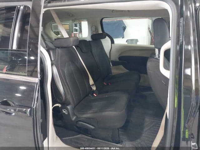 2017 CHRYSLER PACIFICA TOURING 8