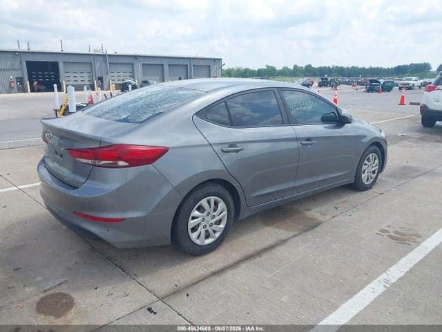 2018 HYUNDAI ELANTRA SE 4