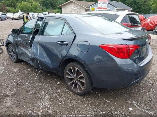 2017 TOYOTA COROLLA SE 3