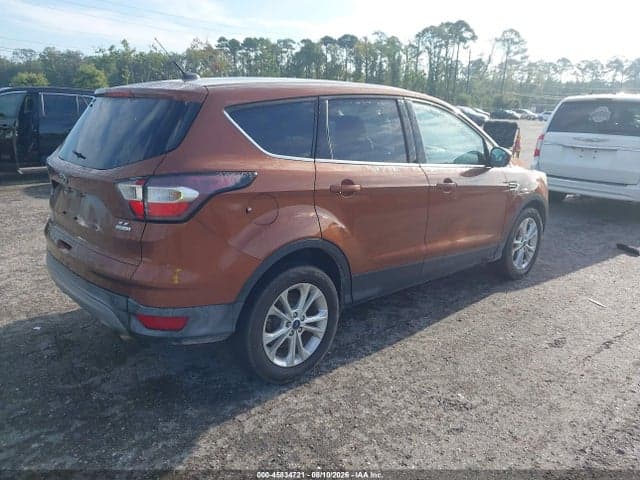 2017 FORD ESCAPE SE 4