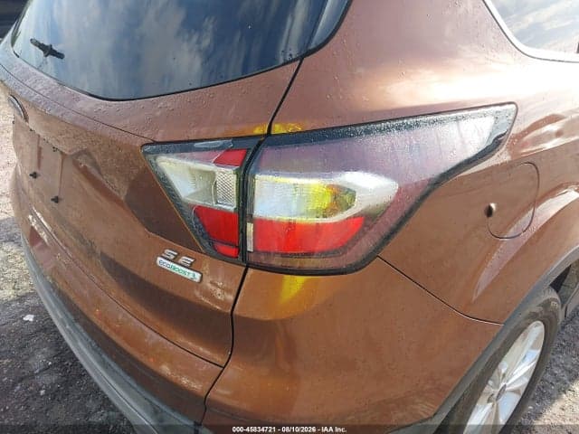2017 FORD ESCAPE SE 6