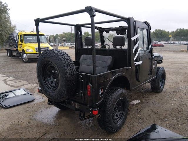 2023 MAHINDRA ROXOR 4