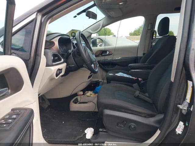 2022 CHRYSLER VOYAGER LX 5