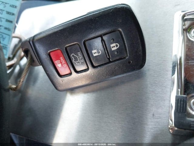 2018 TOYOTA RAV4 XLE 11