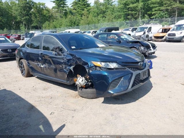 2019 TOYOTA CAMRY SE 1