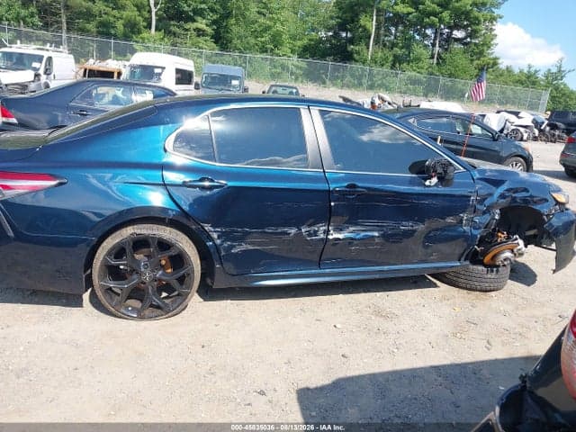 2019 TOYOTA CAMRY SE 14