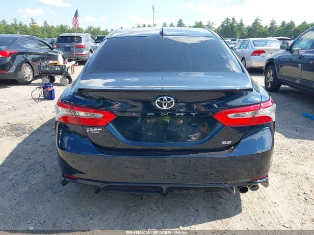 2019 TOYOTA CAMRY SE 17