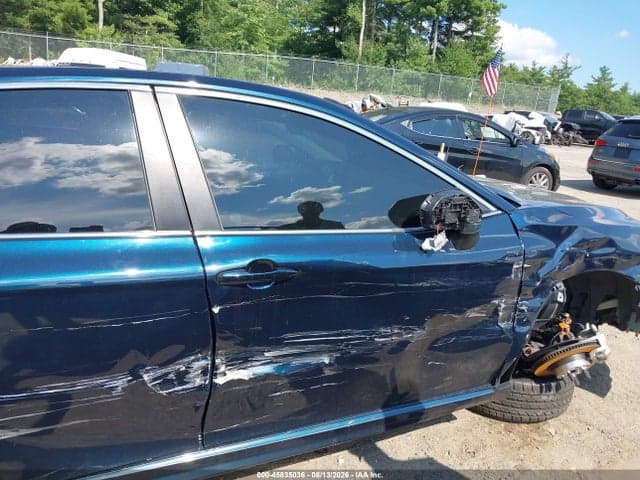 2019 TOYOTA CAMRY SE 19