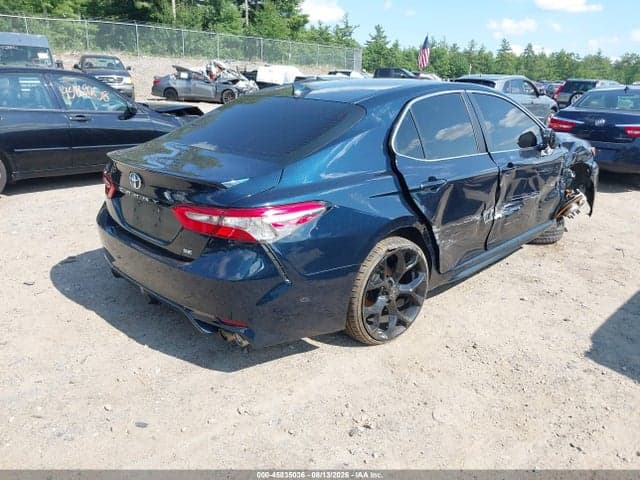 2019 TOYOTA CAMRY SE 4