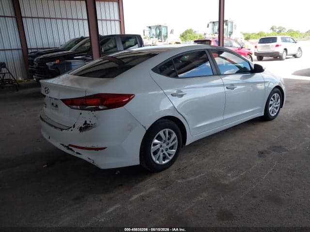 2018 HYUNDAI ELANTRA SE 4