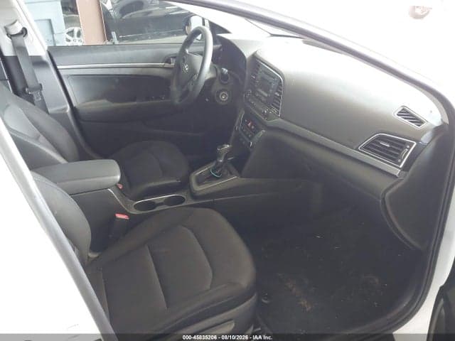 2018 HYUNDAI ELANTRA SE 5