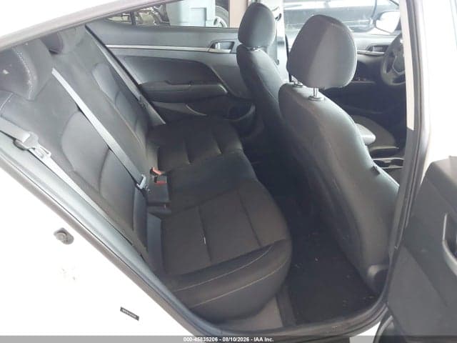 2018 HYUNDAI ELANTRA SE 8