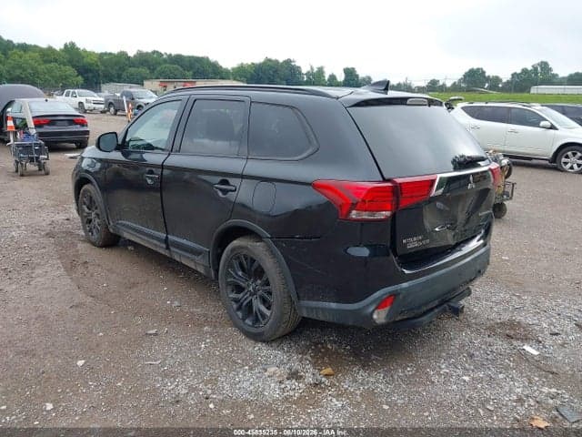 2018 MITSUBISHI OUTLANDER LE 3