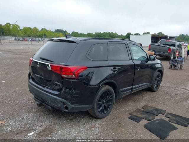 2018 MITSUBISHI OUTLANDER LE 4