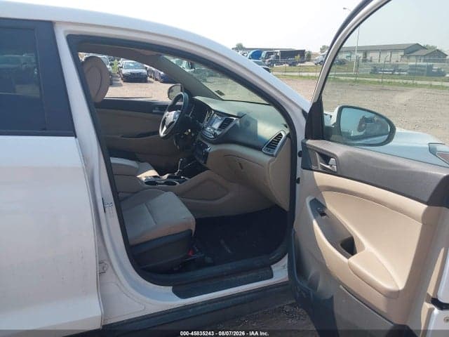 2018 HYUNDAI TUCSON SE 5