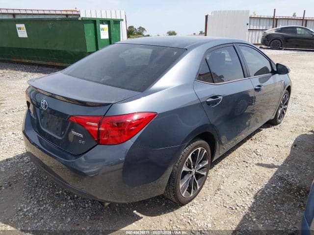 2017 TOYOTA COROLLA SE 4