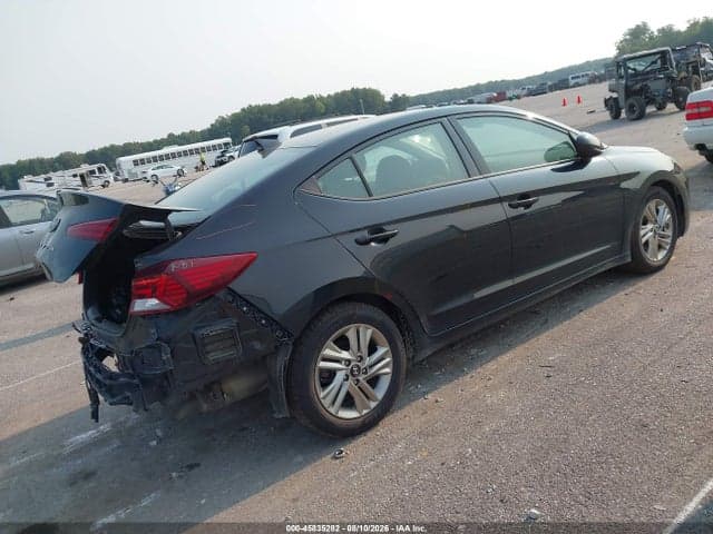 2019 HYUNDAI ELANTRA SEL 4