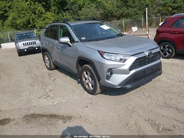 2020 TOYOTA RAV4 XLE 1