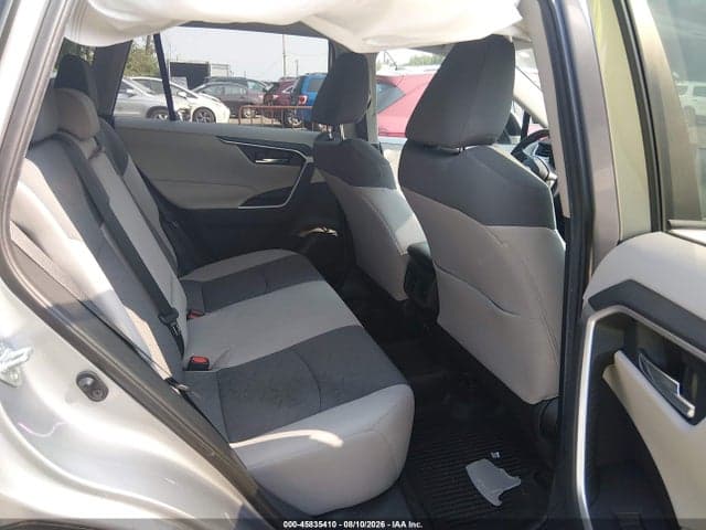 2020 TOYOTA RAV4 XLE 8